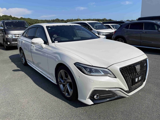Toyota Crown Rs